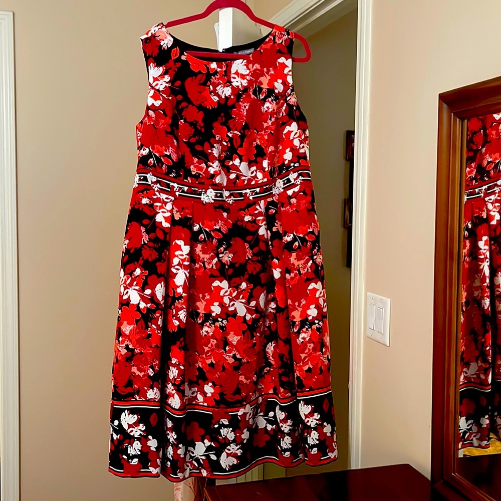 Red coral black flowered dress with pockets brand new